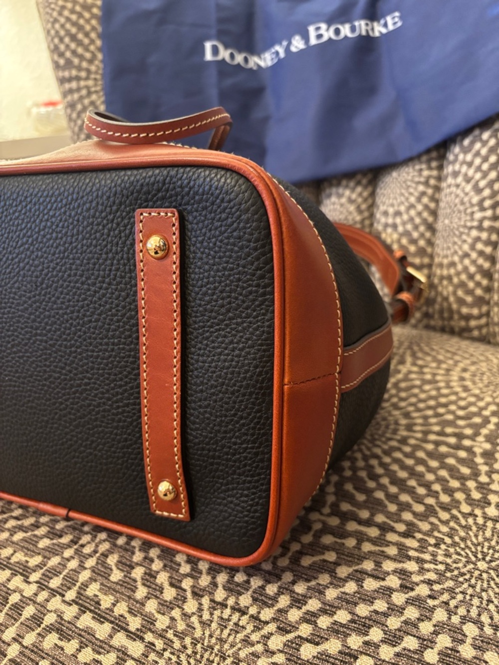 Dooney & Bourke Drawstring Tote Shoulder Bag Like New Dust Bag Tag Black Leather - Picture 10 of 13